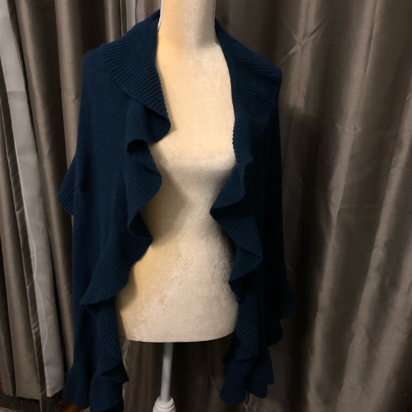 Pretty blue shrug scarf - Picture 5 of 5